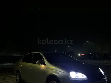 Volkswagen Jetta 2005 года за 3 000 000 тг. в Щучинск – фото 10