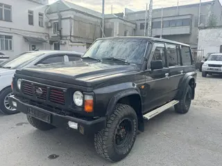 Nissan Patrol, 1989