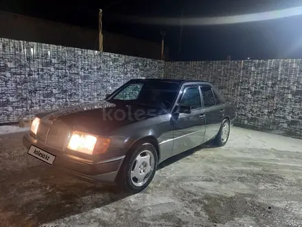 Mercedes-Benz E 220 1993 года за 2 900 000 тг. в Туркестан – фото 10