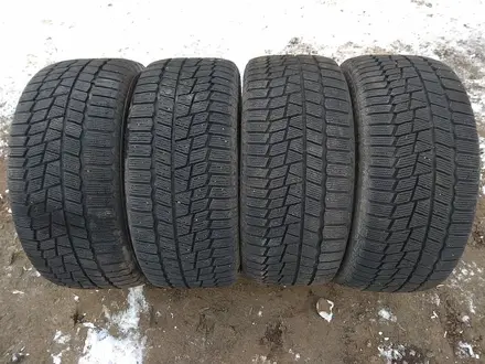 Шины 245/45 R17 — "Maxxis SP02 Arctic Trekker" (Китай), липучки за 160 000 тг. в Астана