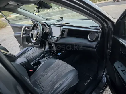 Toyota RAV4 2018 года за 8 800 000 тг. в Актау – фото 11