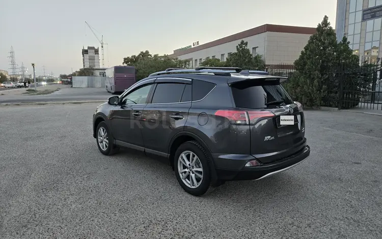 Toyota RAV4 2018 годаүшін8 800 000 тг. в Актау