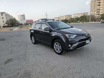 Toyota RAV4 2018 года за 8 800 000 тг. в Актау – фото 2