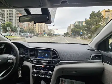 Hyundai Elantra 2020 года за 6 100 000 тг. в Актау – фото 2