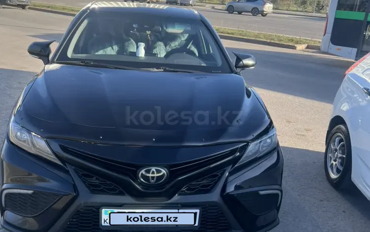 Toyota Camry 2022 года за 14 500 000 тг. в Астана