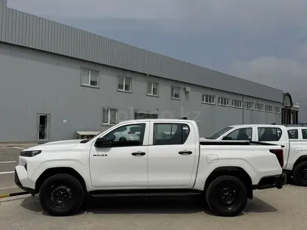Toyota Hilux Comfort 2026 года за 26 890 000 тг. в Уральск – фото 2