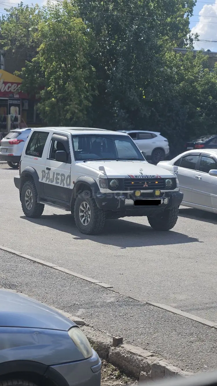Mitsubishi Pajero, 1992