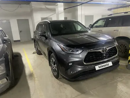 Toyota Highlander 2022 года за 26 300 000 тг. в Астана