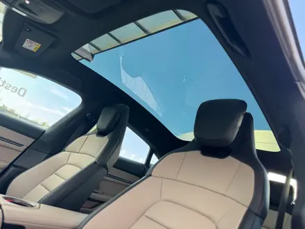 Porsche Taycan 2024 года за 57 000 000 тг. в Алматы – фото 25