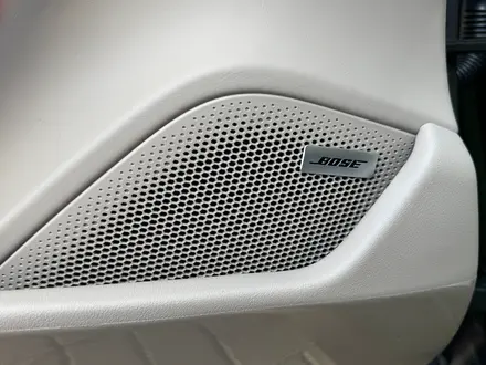 Porsche Taycan 2024 года за 57 000 000 тг. в Алматы – фото 26