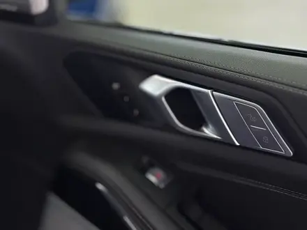 BMW X7 XDrive 40i 2021 года за 40 200 000 тг. в Астана – фото 10