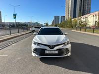 Toyota Camry 2018 года за 12 500 000 тг. в Астана