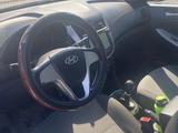 Hyundai Solaris 2013 года за 3 900 000 тг. в Актобе – фото 5