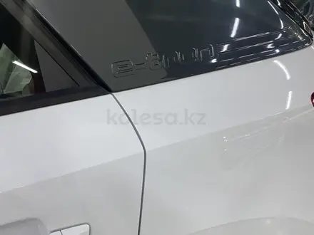 Audi Q2L e-tron 2021 года за 16 800 000 тг. в Алматы – фото 4