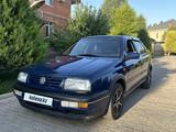Volkswagen Vento 1993 года за 1 350 000 тг. в Шымкент