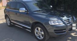 Volkswagen Touareg 2006 года за 4 500 000 тг. в Усть-Каменогорск