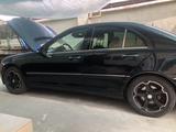 Mercedes-Benz C 240 2002 года за 2 850 000 тг. в Шымкент – фото 3
