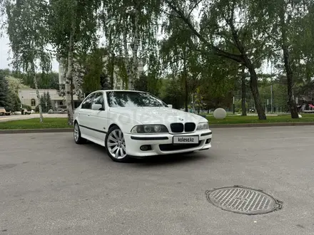 BMW 528 1997 года за 3 100 000 тг. в Алматы