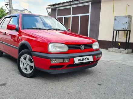 Volkswagen Golf 1994 года за 2 100 000 тг. в Шымкент