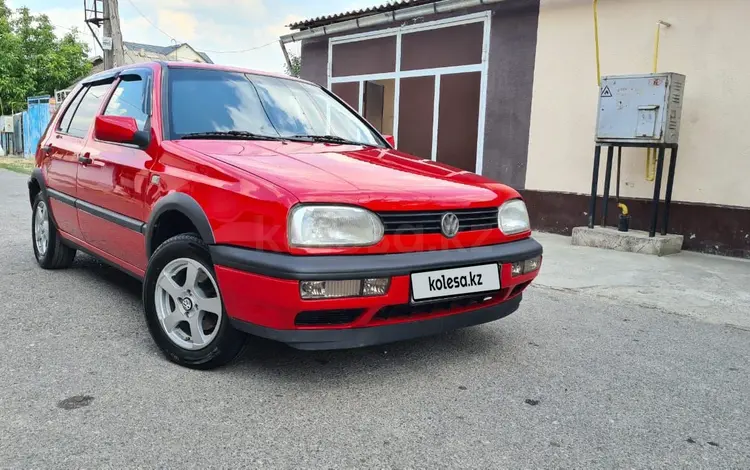 Volkswagen Golf 1994 годаүшін2 100 000 тг. в Шымкент