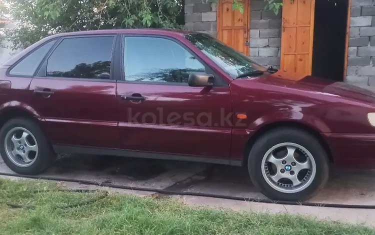 Volkswagen Passat 1994 годаfor1 800 000 тг. в Туркестан