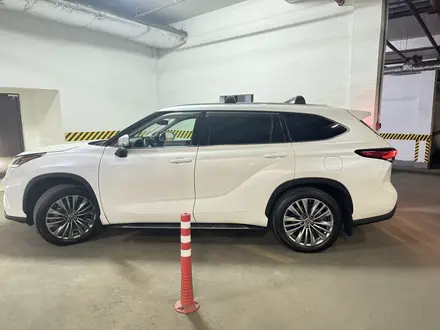 Toyota Highlander 2022 года за 29 800 000 тг. в Алматы – фото 9