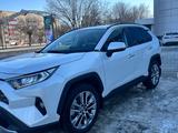 Toyota RAV4 2020 года за 18 000 000 тг. в Актобе – фото 4