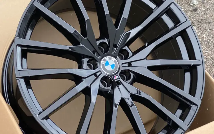 Оригинальный комплект bmw за 600 000 тг. в Астана