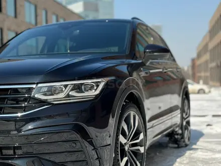 Volkswagen Tiguan 2021 года за 20 550 000 тг. в Алматы – фото 25