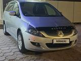 Mitsubishi Grandis 2004 годаfor4 200 000 тг. в Атырау