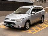 Mitsubishi Outlander 2013 годаүшін6 290 000 тг. в Астана – фото 2