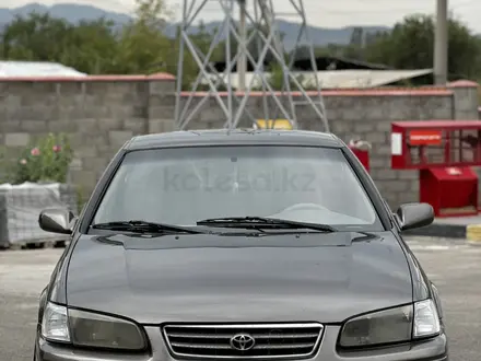 Toyota Camry 2000 года за 3 400 000 тг. в Алматы