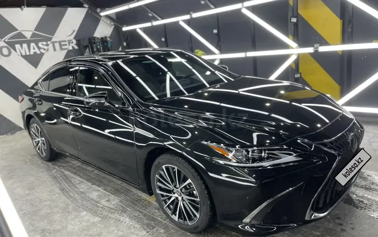 Lexus ES 250 2022 года за 22 000 000 тг. в Алматы