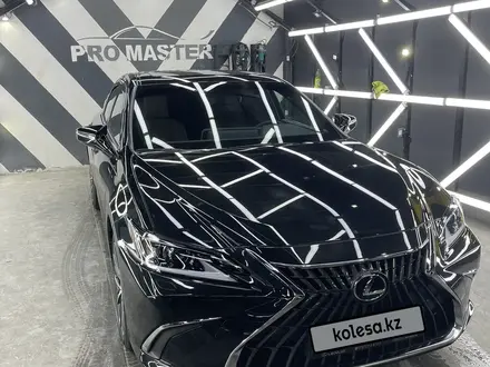 Lexus ES 250 2022 года за 22 000 000 тг. в Алматы – фото 2
