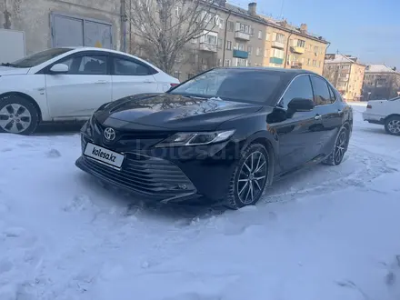 Toyota Camry 2019 года за 11 800 000 тг. в Семей – фото 4