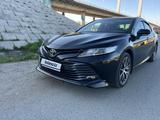 Toyota Camry 2019 года за 11 800 000 тг. в Семей