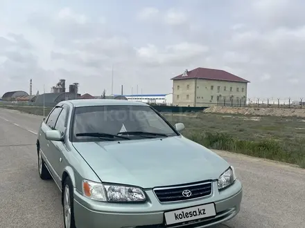 Toyota Camry 2000 года за 3 200 000 тг. в Актау – фото 2