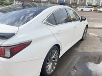Lexus ES 250 2018 года за 21 500 000 тг. в Астана
