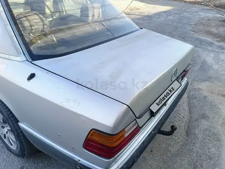 Mercedes-Benz E 230 1992 года за 1 400 000 тг. в Кызылорда – фото 2