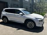 Hyundai Santa Fe 2022 года за 18 550 000 тг. в Алматы – фото 2