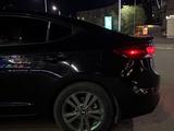 Hyundai Elantra 2018 года за 4 500 000 тг. в Уральск – фото 3