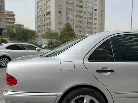 Mercedes-Benz E 320 1999 года за 4 200 000 тг. в Шымкент – фото 15