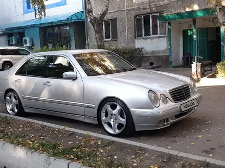 Mercedes-Benz E 280 2000 года за 5 800 000 тг. в Алматы – фото 2