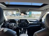 Toyota Highlander 2021 годаfor17 000 000 тг. в Атырау – фото 4