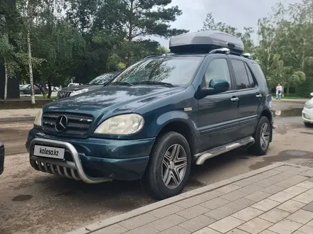 Mercedes-Benz ML 320 1997 года за 4 500 000 тг. в Астана