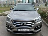 Hyundai Santa Fe 2016 годаfor9 700 000 тг. в Астана