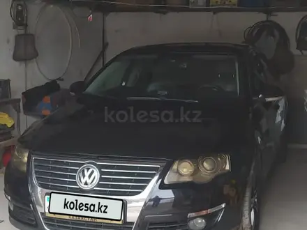 Volkswagen Passat 2006 года за 4 800 000 тг. в Петропавловск – фото 10