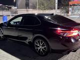 Toyota Camry 2021 годаүшін12 000 000 тг. в Актау – фото 2