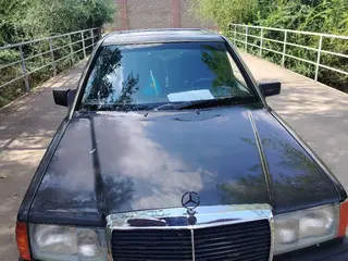 Mercedes-Benz 190