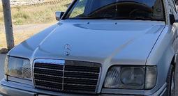 Mercedes-Benz E 280 1992 годаfor2 800 000 тг. в Шымкент